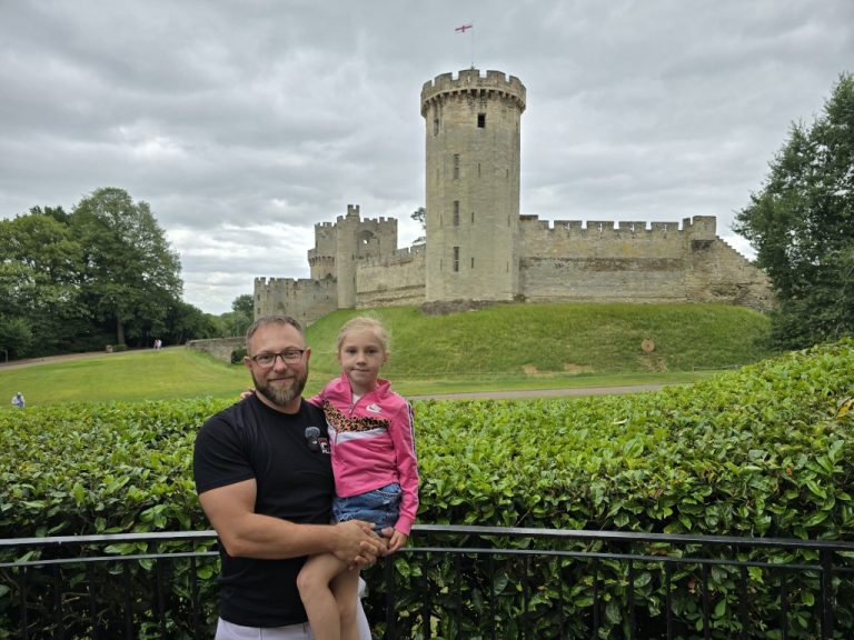 Warwick Castle i Zog Playland – Rodzinna Przygoda w Sercu Anglii.